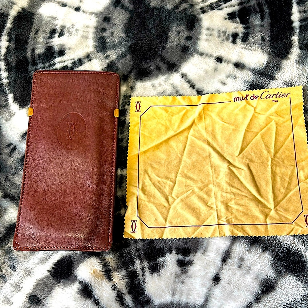 Authentic Cartier soft leather eyeglass case and cleaning cloth. Vintage